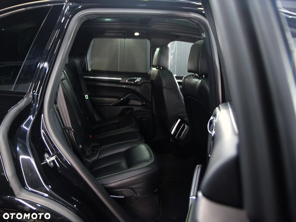 Porsche Cayenne S E-Hybrid Platinum Edition - 9