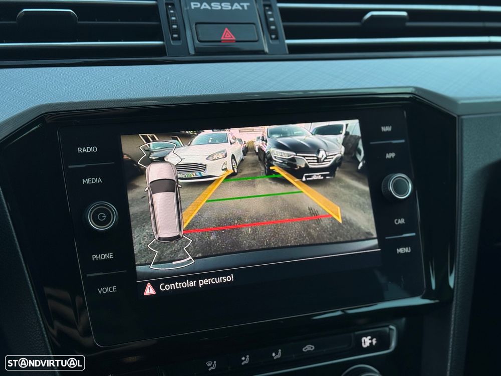 VW Passat Variant 2.0 TDi Confortline DSG - 11