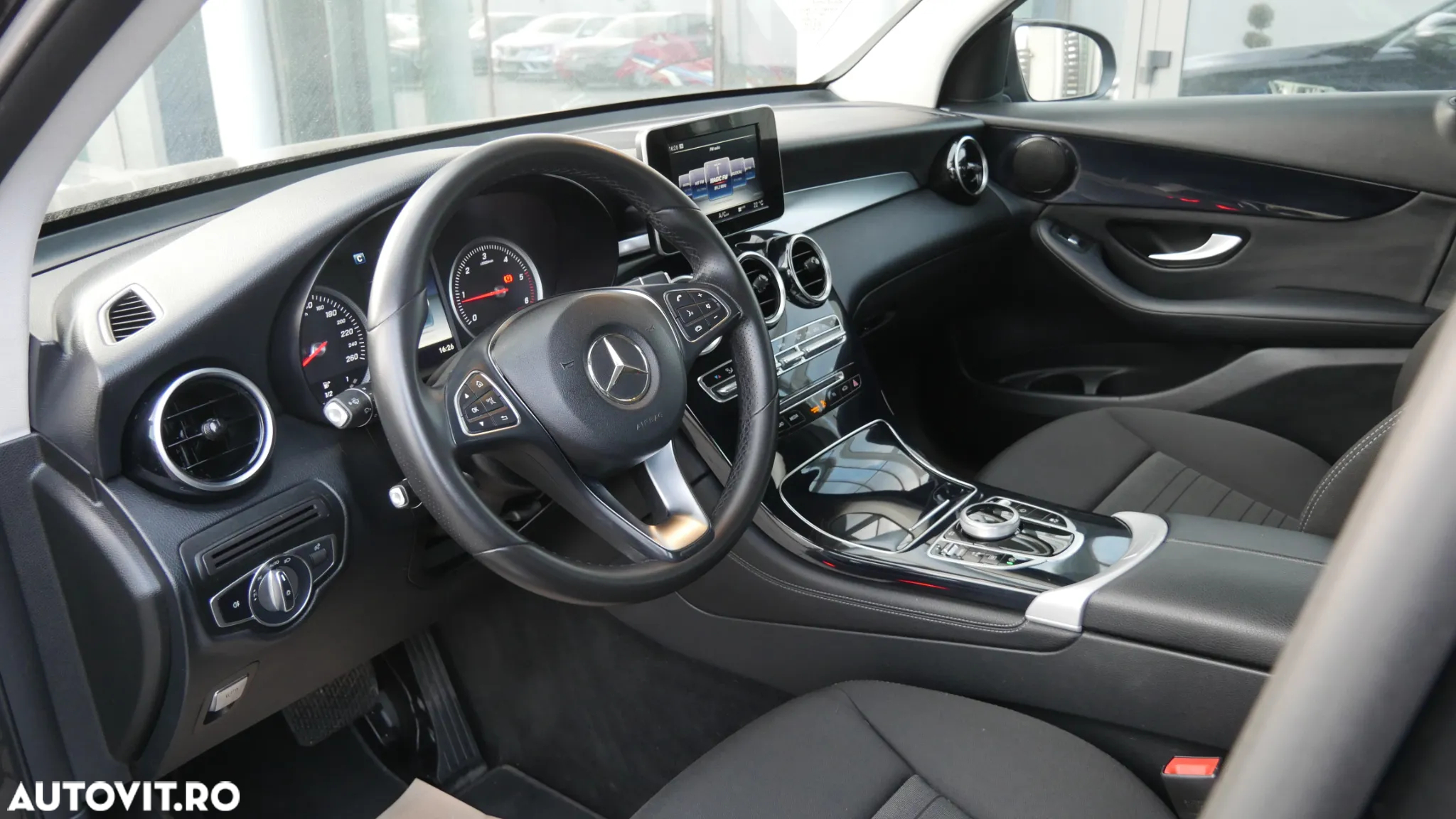 Mercedes-Benz GLC 220 d 4MATIC - 8