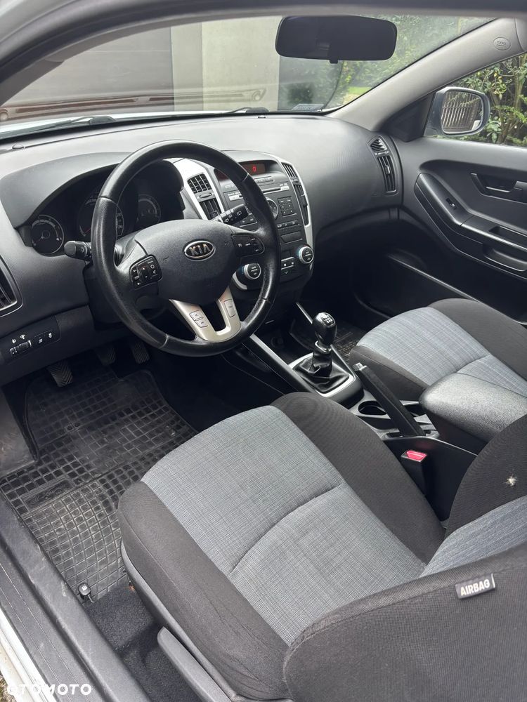 Kia Ceed 1.6 CRDi 90 Spirit - 5