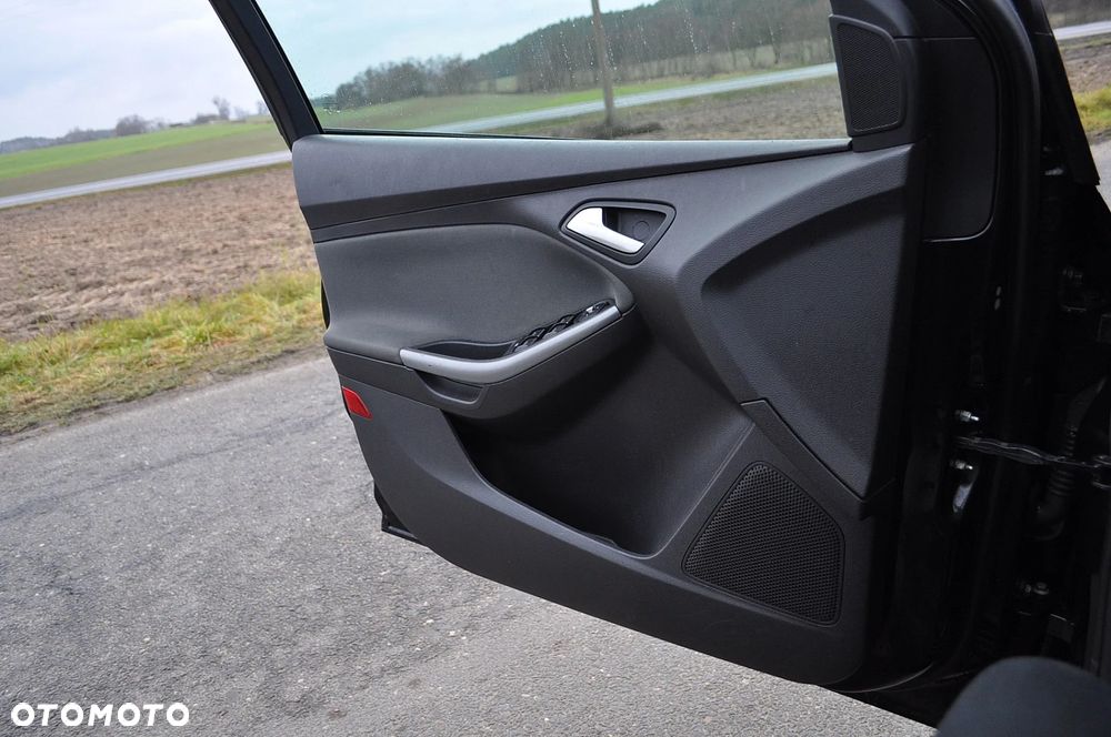 Ford Focus 1.6 EcoBoost Titanium - 23