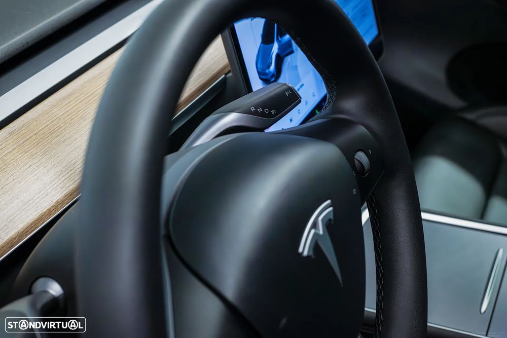 Tesla Model Y Performance Tração Integral - 18