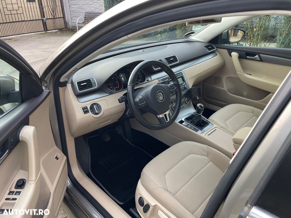 Volkswagen Passat - 18