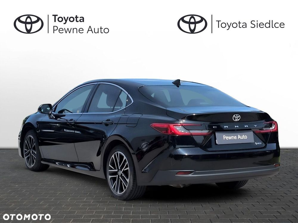 Toyota Camry - 5