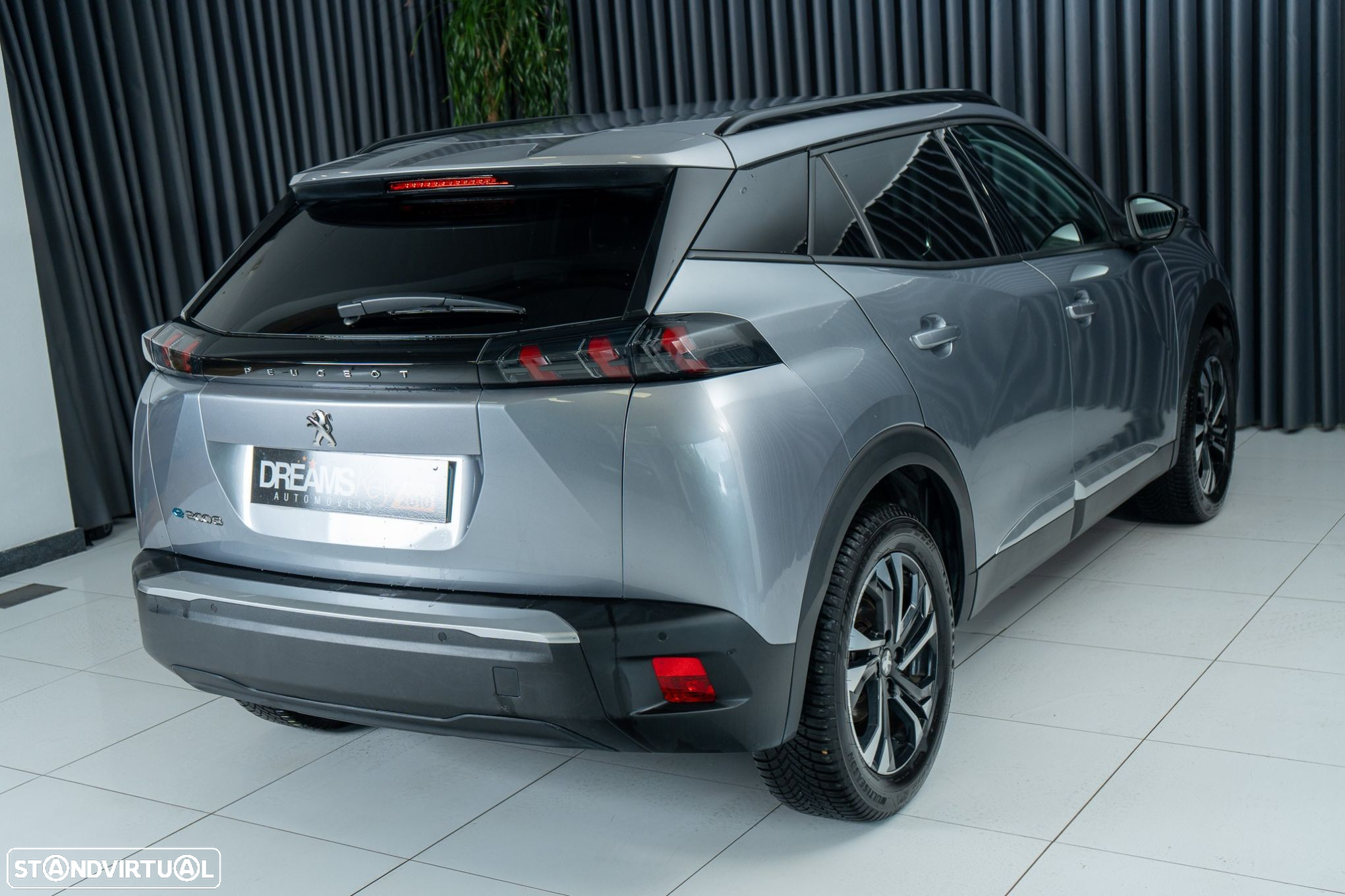 Peugeot e-2008 50 kWh Allure - 4