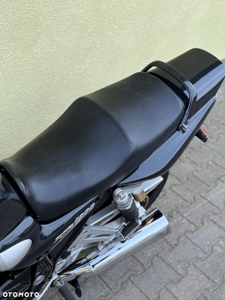 Yamaha XJR - 32