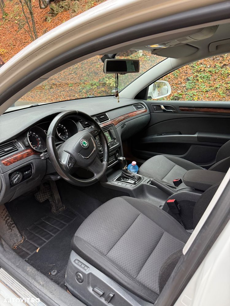 Skoda Superb 2.0 TDI DSG Elegance - 5