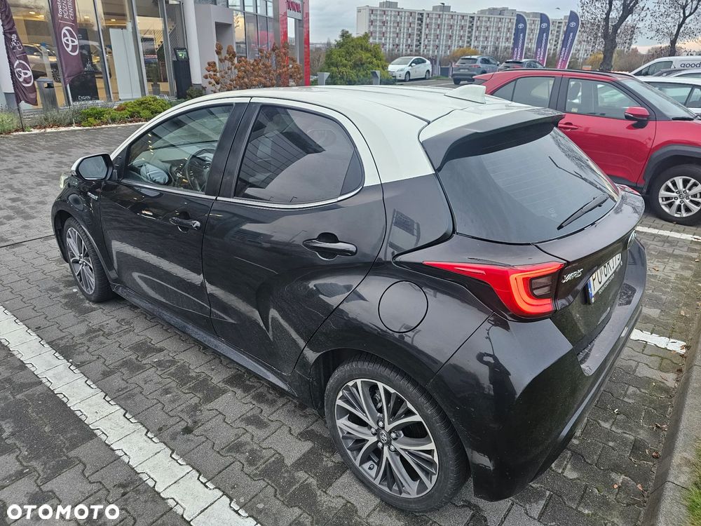 Toyota Yaris Hybrid 100 Selection - 5