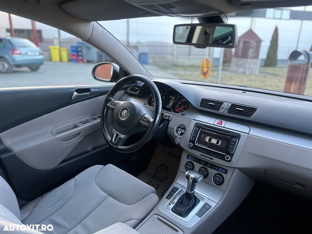 Volkswagen Passat 2.0 TDI DPF DSG Highline - 9