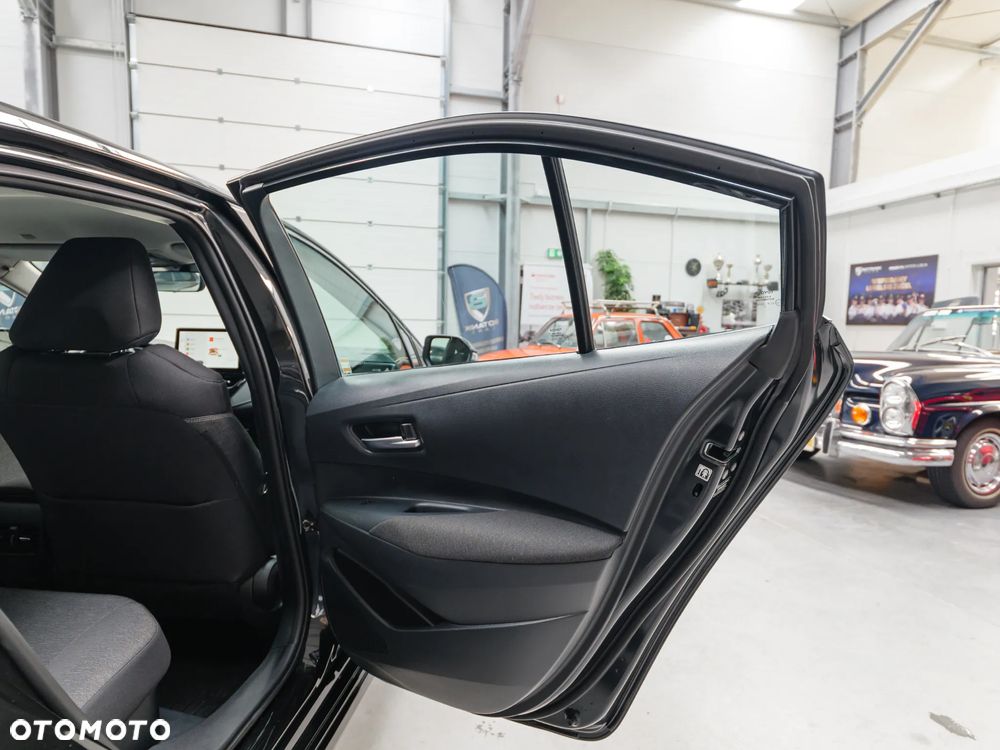 Toyota Corolla 1.8 Hybrid Comfort - 39