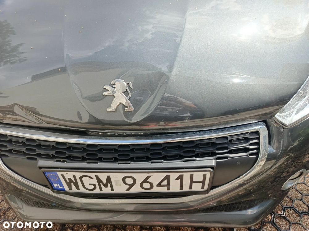 Peugeot 208 - 10