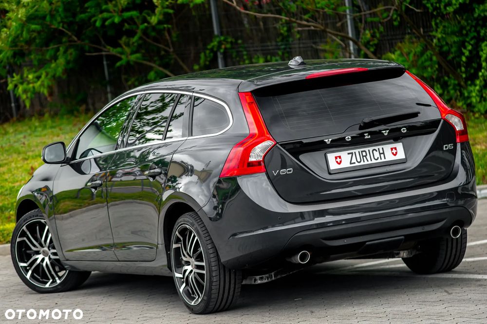 Volvo V60 D5 Geartronic Kinetic - 17