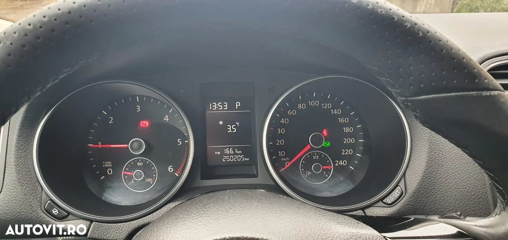 Volkswagen Golf 1.6 TDI DPF DSG Trendline - 9