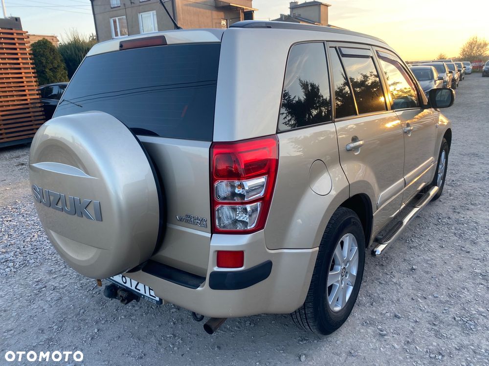 Suzuki Grand Vitara 2.0 De luxe - 14