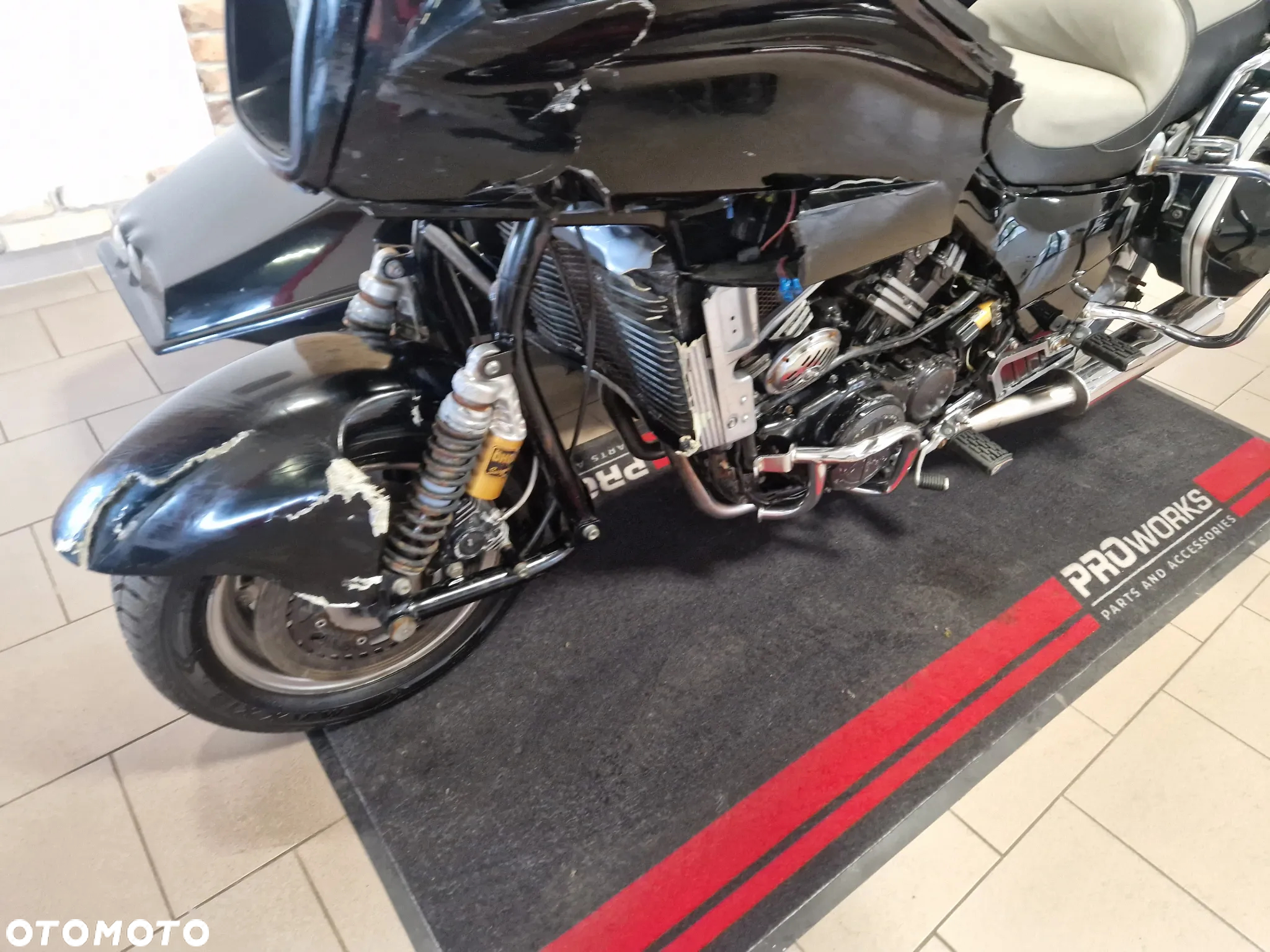 Yamaha XVZ - 13