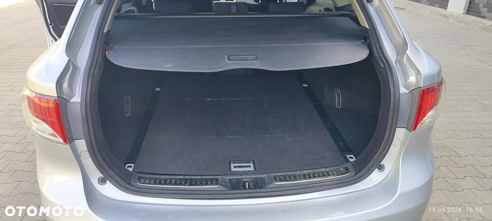 Toyota Avensis 2.2 D-4D Executive - 16