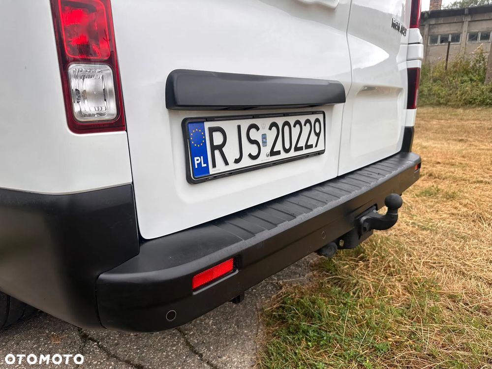 Renault Trafic L1H1 1.6 diesel 145kM, manual, 2016 rok WEBASTO, BAGAŻNIK DACHOWY THULE, KAMERA COFANIA, HAK, CZUJNIKI PARKOWANIA, DRZWI PRZESUWNE Z OBU STRON! - 24