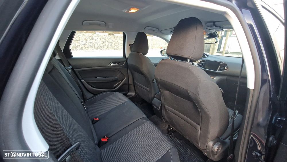 Peugeot 308 SW BlueHDi 130 EAT8 Allure - 12