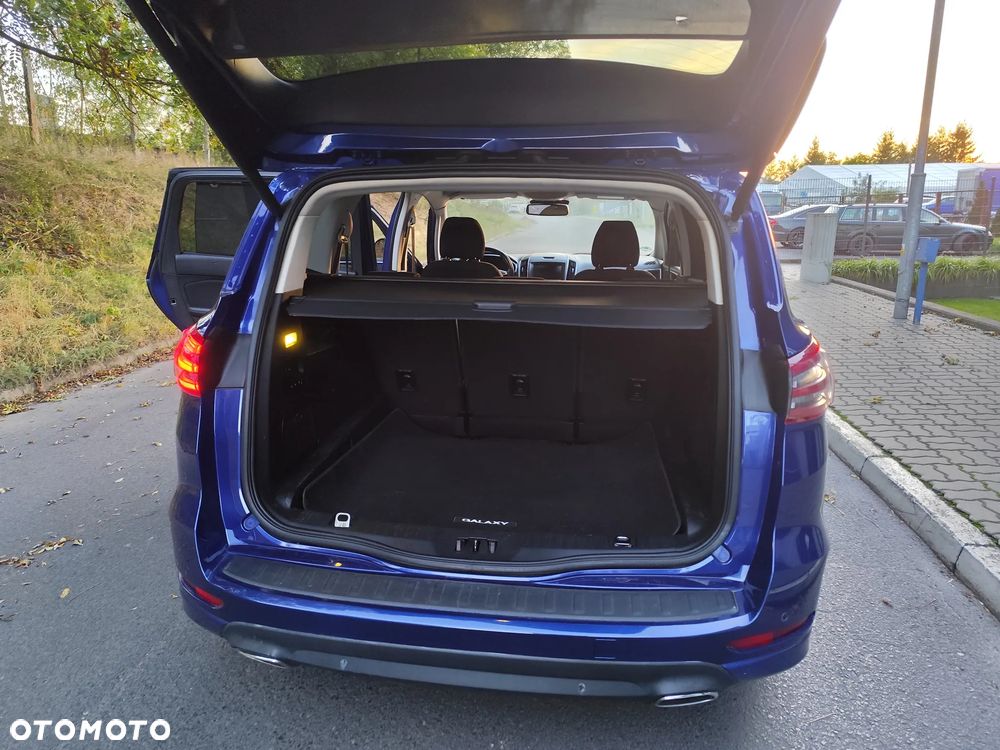 Ford S-Max - 17