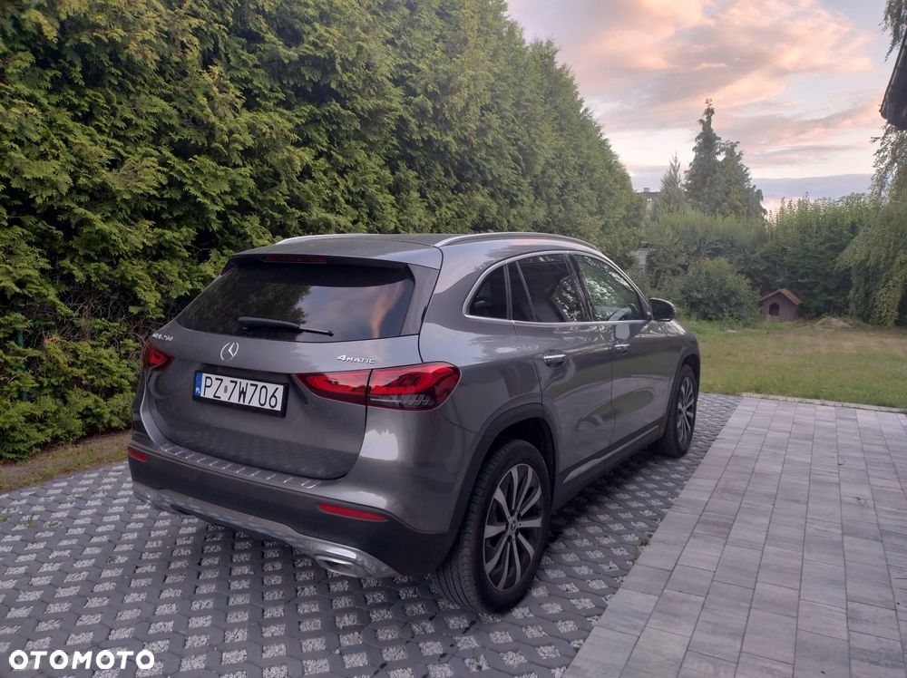 Mercedes-Benz GLA - 34