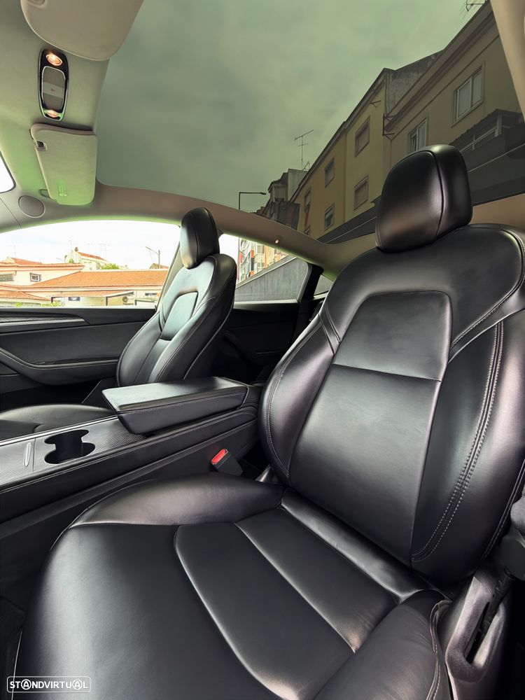 Tesla Model Y Performance AWD - 8