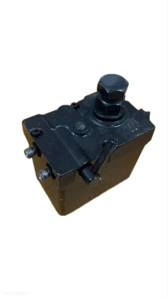 Pompka podnoszenia kabiny Mercedes Actros MP4 - 1