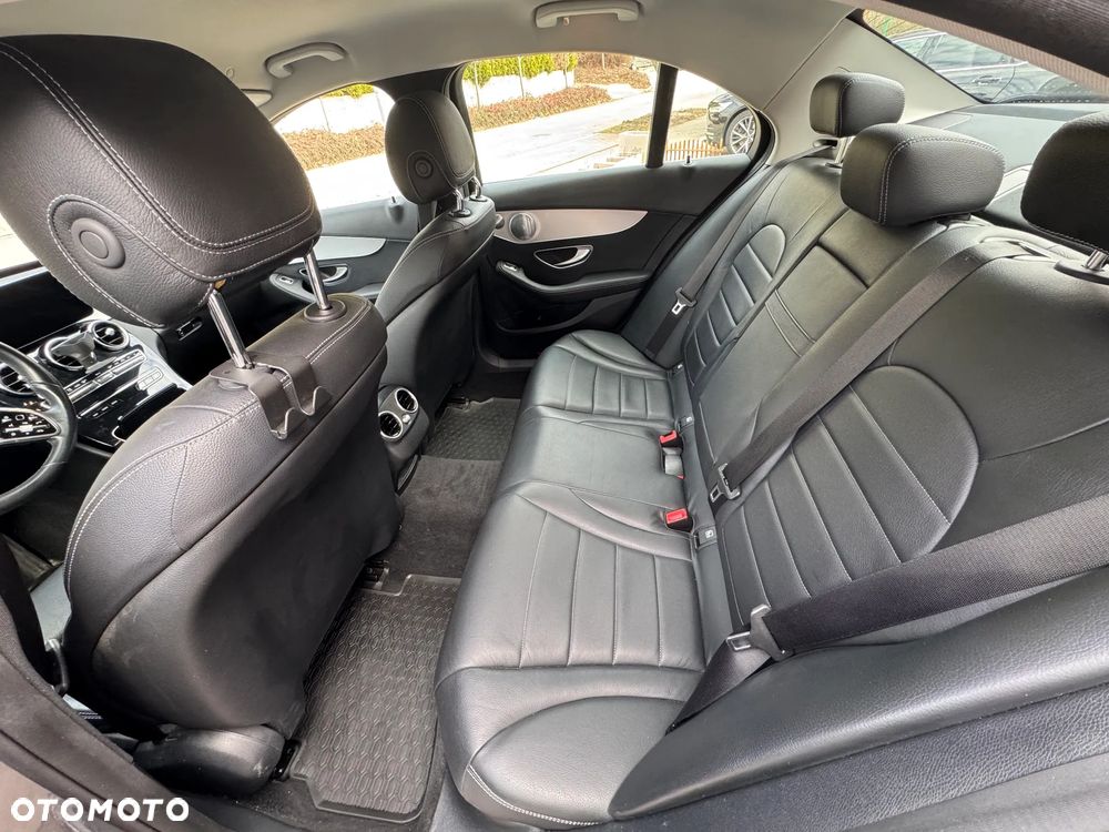 Mercedes-Benz Klasa C 300 d 9G-TRONIC Avantgarde - 17