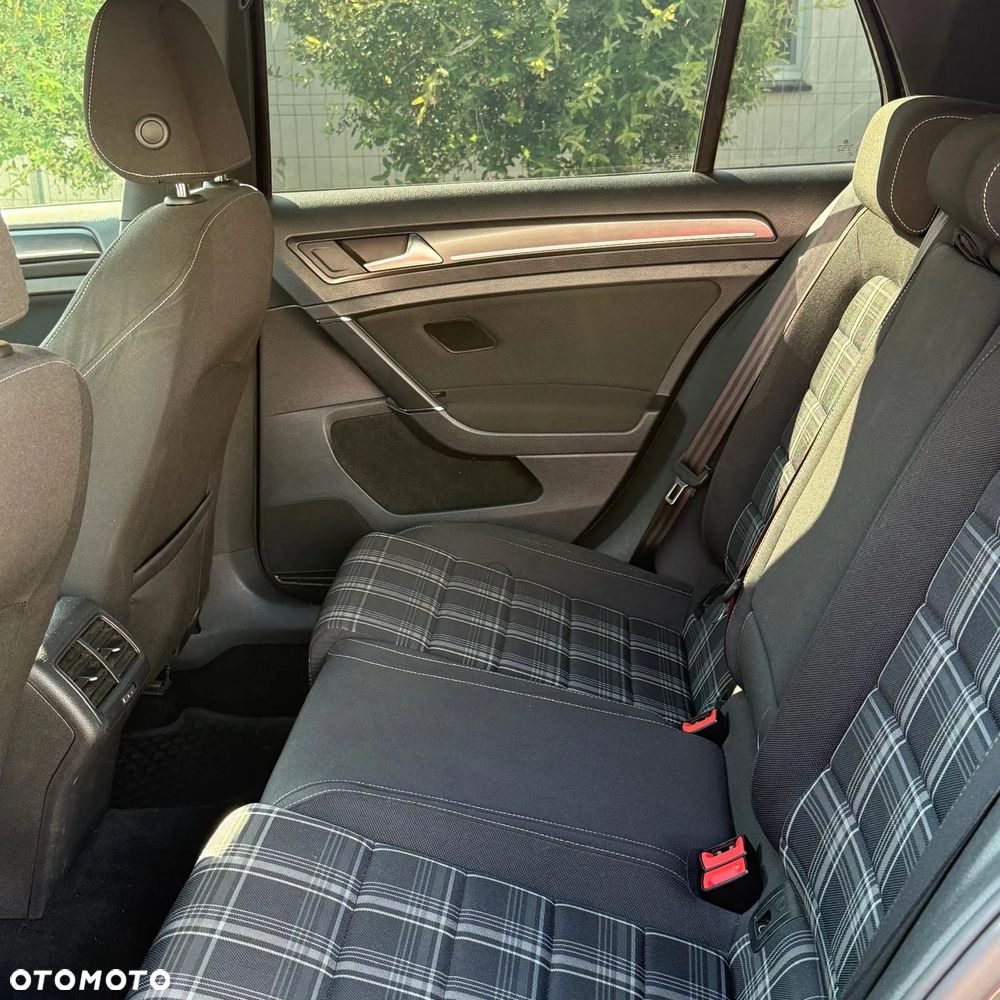 Volkswagen Golf 2.0 TDI BMT GTD - 10