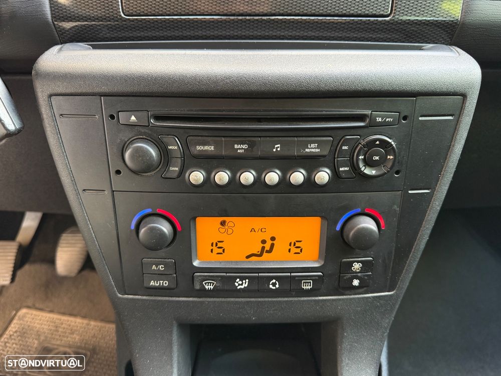 Citroën C4 1.6 HDi 110 SX Pack - 32