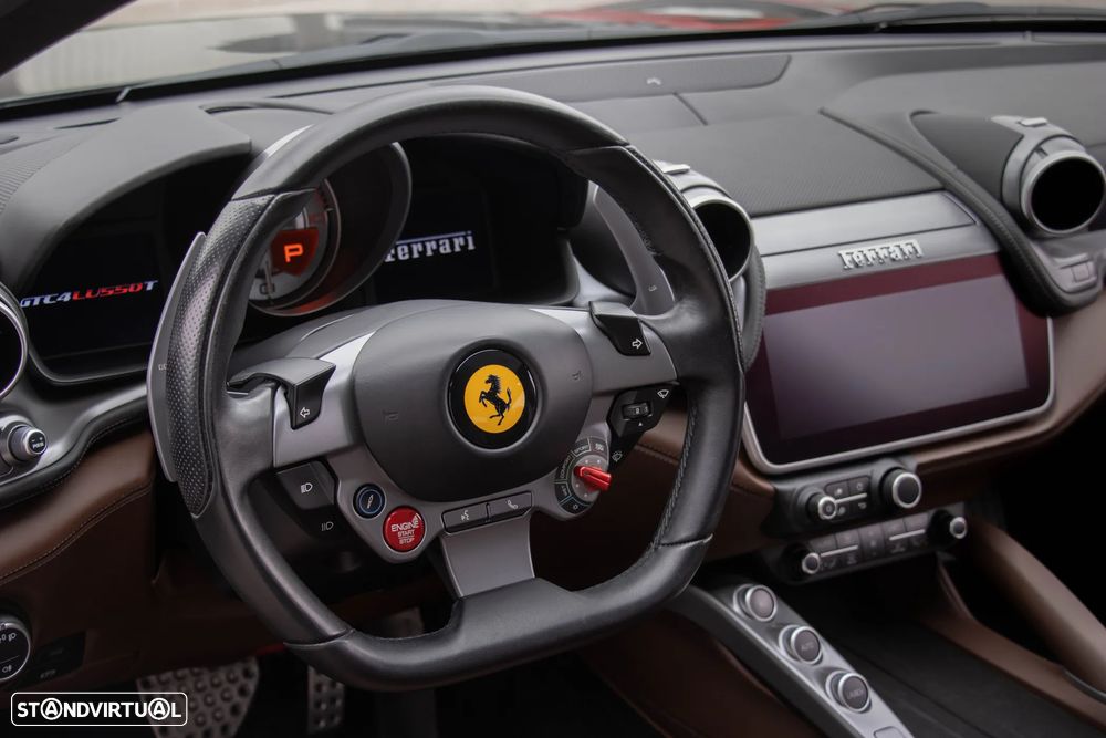 Ferrari GTC4 Lusso - 26