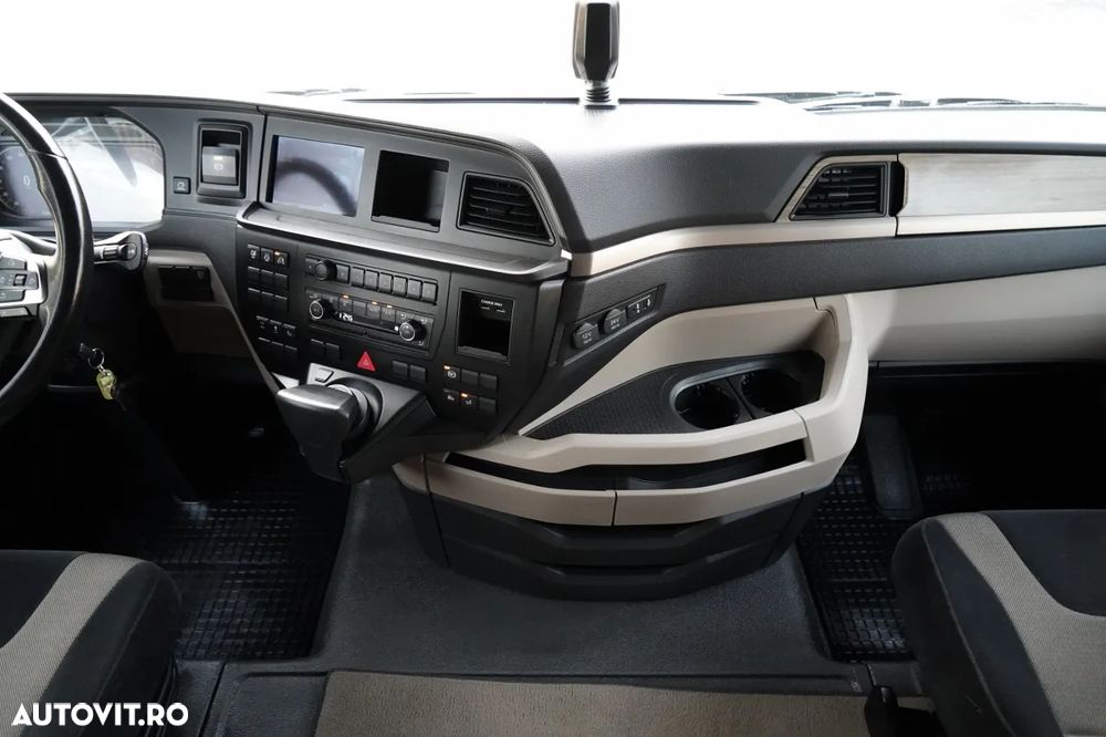 MAN 26.480 / SOLO / MEGA / 6X2 / AER CONDIȚIONAT PARCARE / PUNTE RIDICATĂ / ȘINGURI CAMIOANĂ - 30