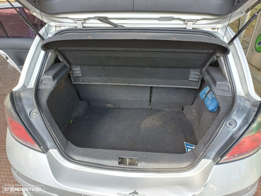 Opel Astra 2.0 T Cosmo - 24