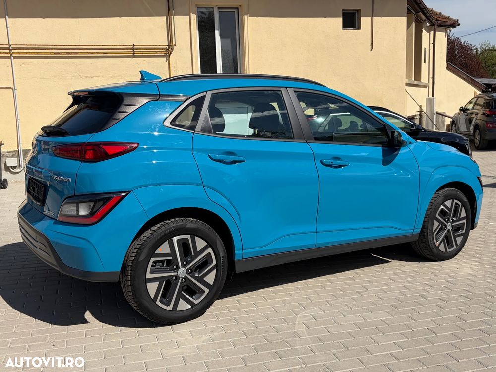 Hyundai KONA Select - 14