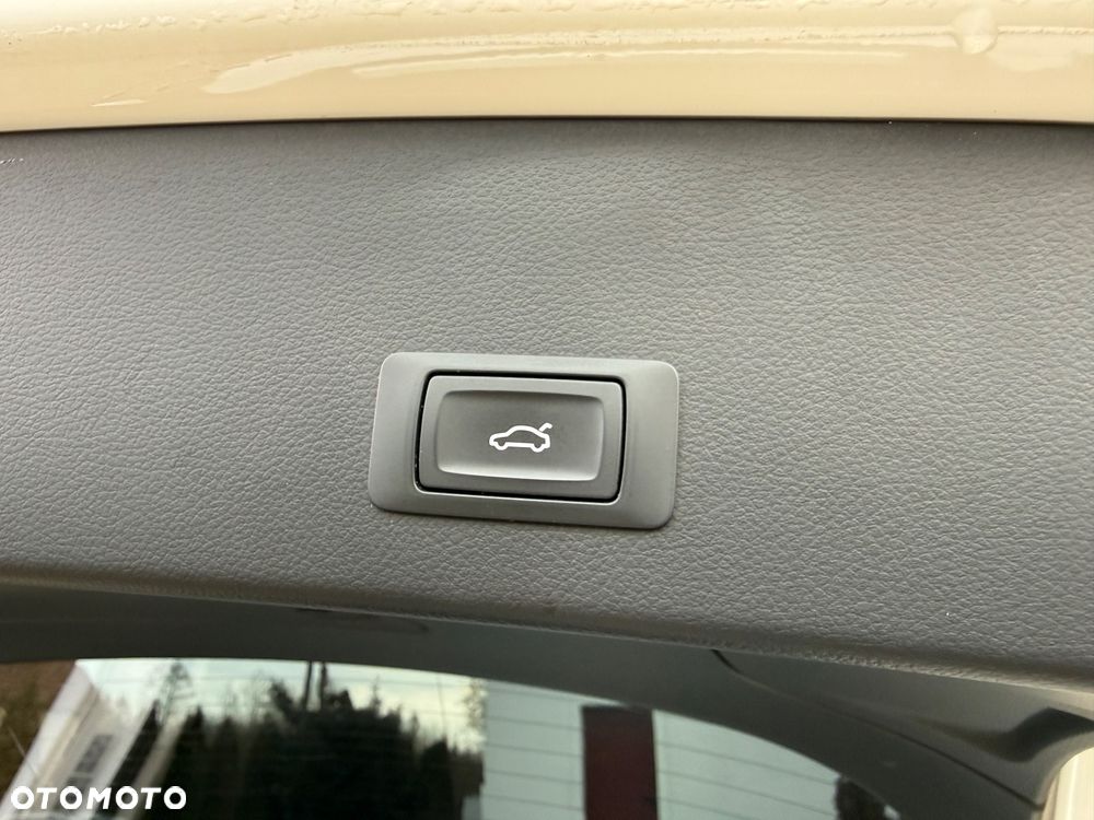 Audi A6 Avant 2.0 TDI ultra S tronic - 33