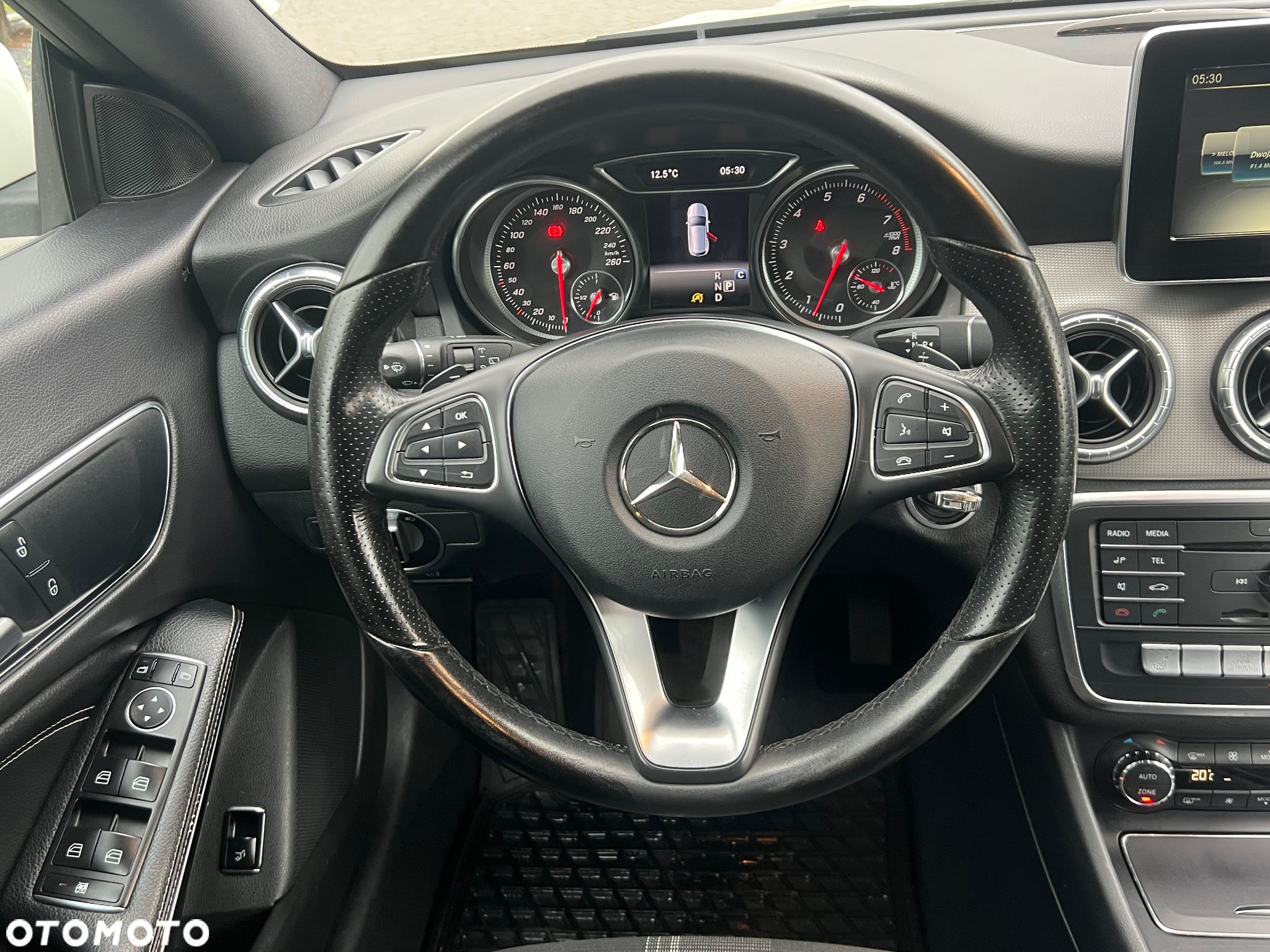 Mercedes-Benz CLA Shooting Brake 200 7G-DCT - 32