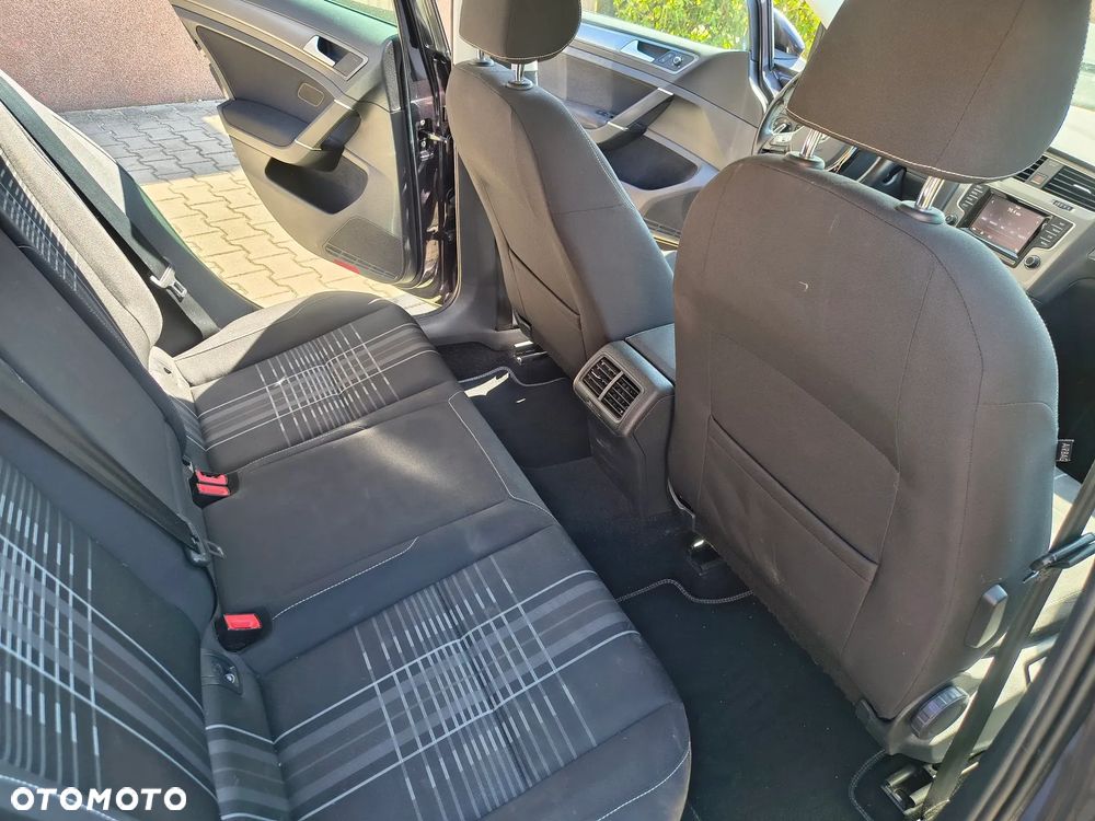 Volkswagen Golf - 16
