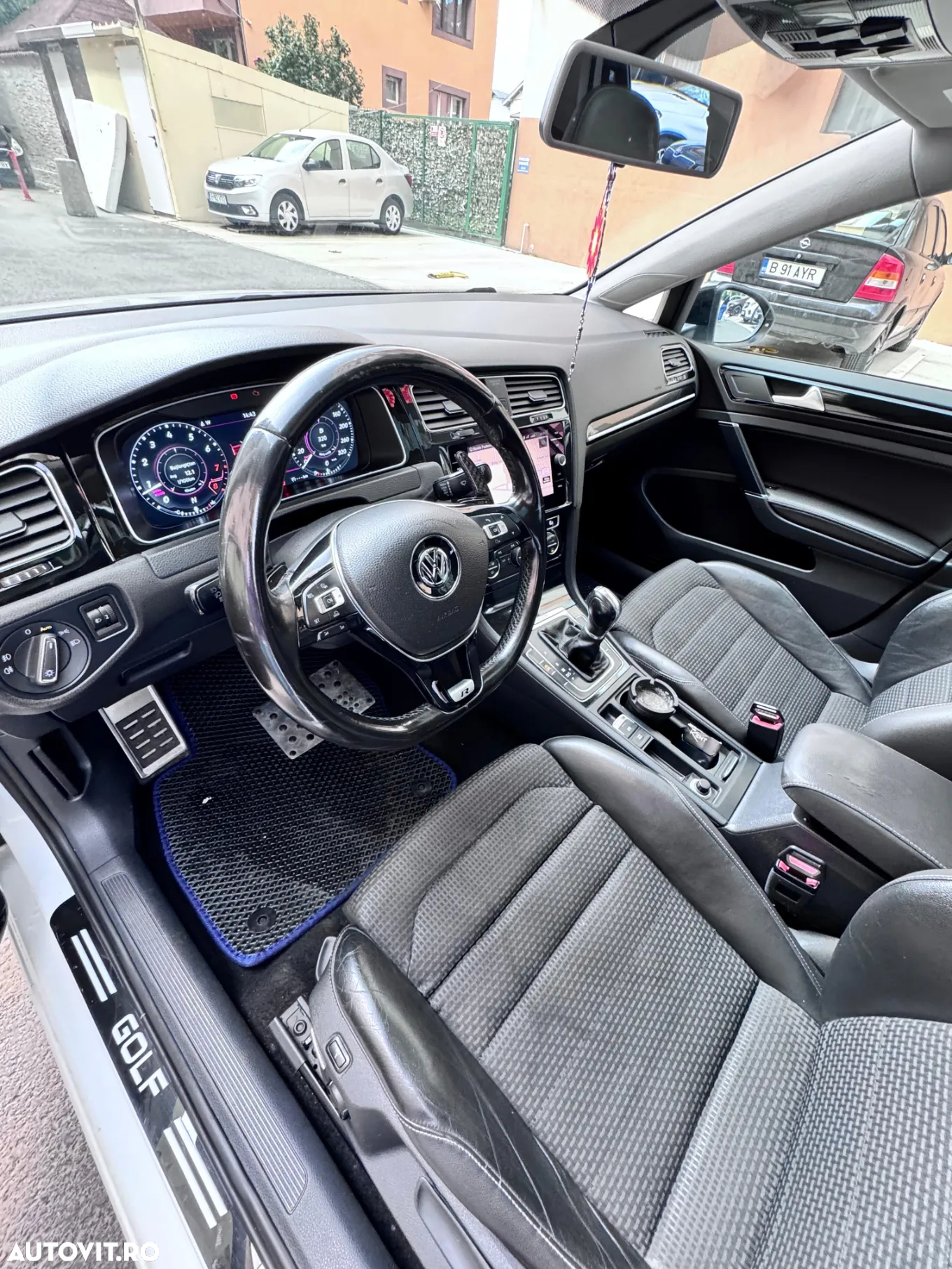 Volkswagen Golf 1.6 TDI DSG Highline - 17