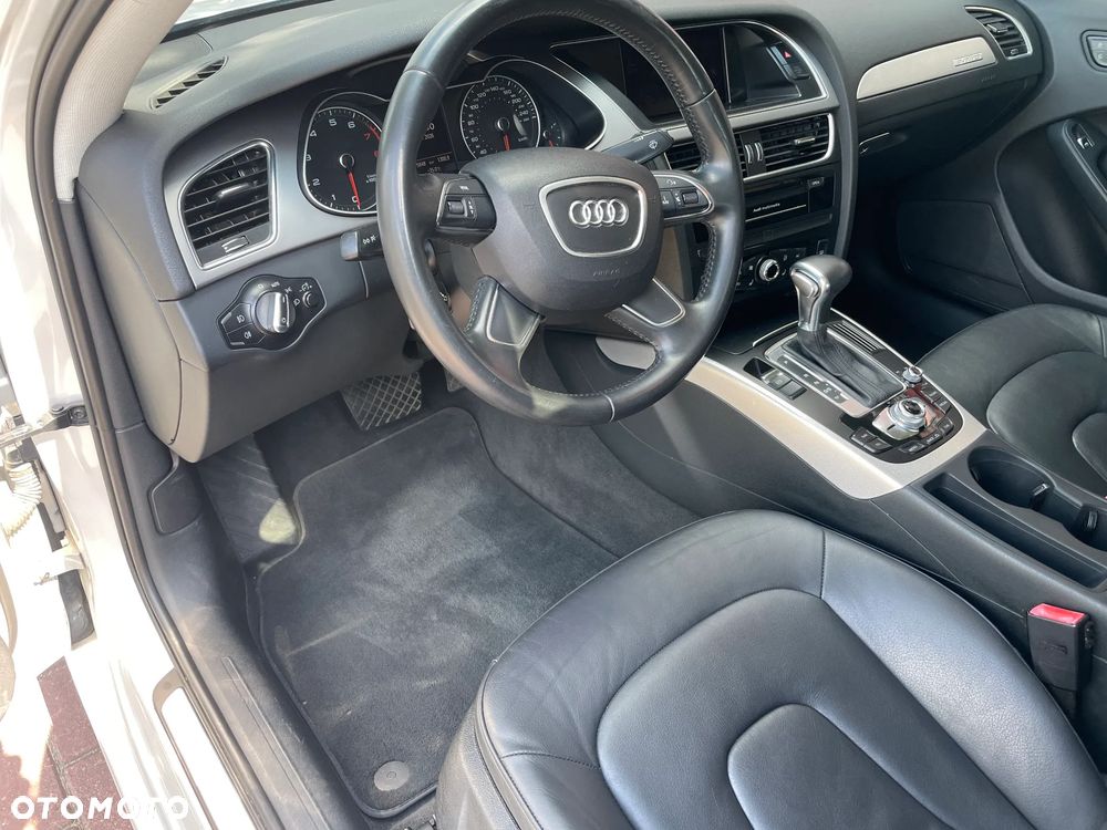 Audi A4 Limousine - 11