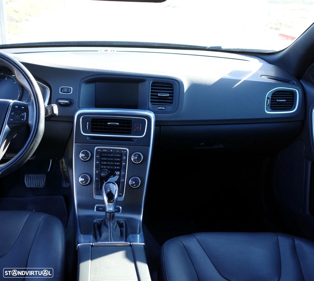 Volvo V60 D6 Plug-In-Hybrid AWD Geartronic Summum - 10