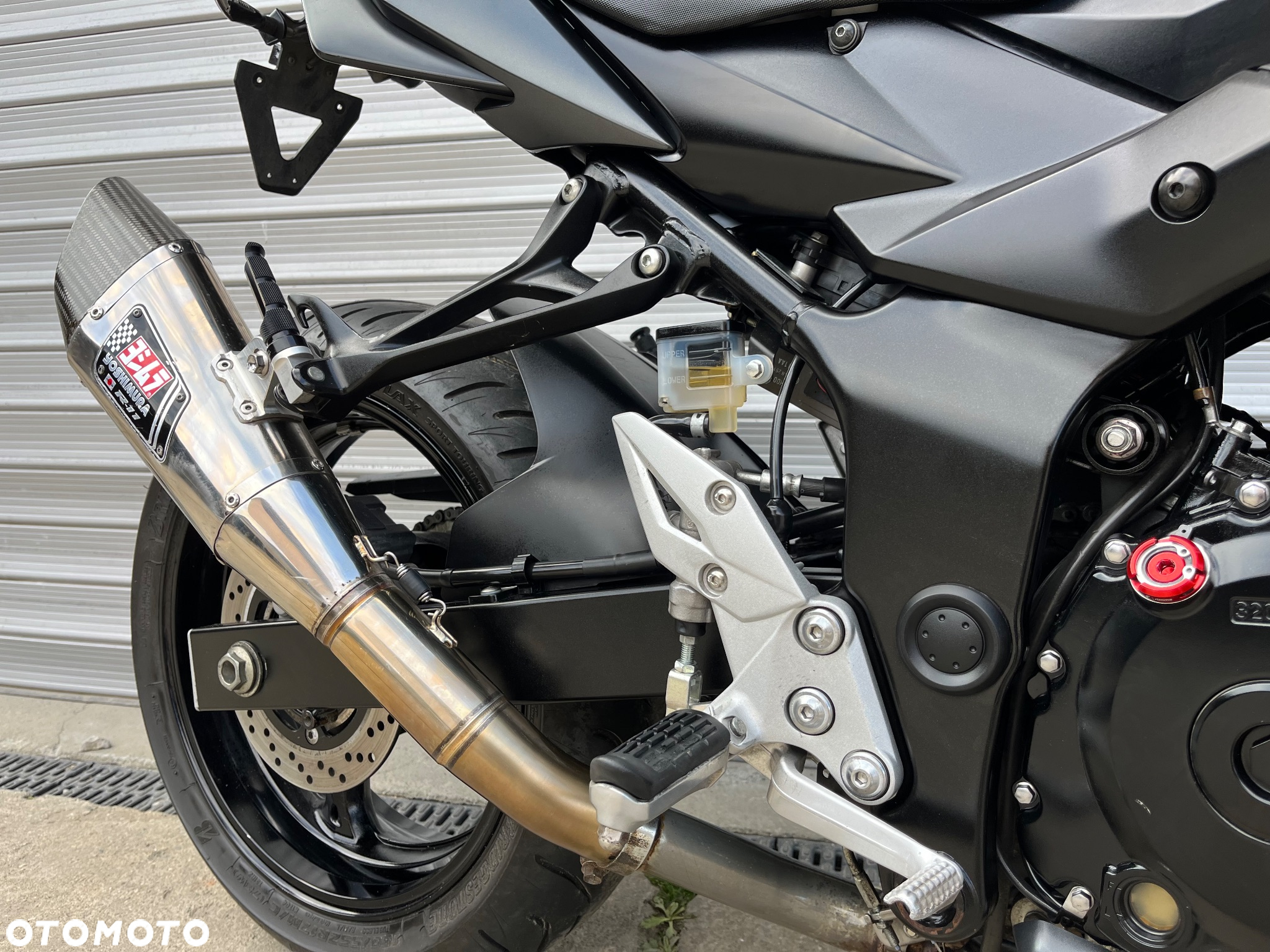 Suzuki GSR - 36