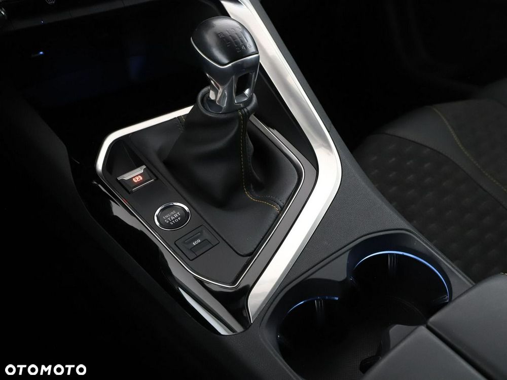 Peugeot 3008 1.2 PureTech Road Trip S&S - 31