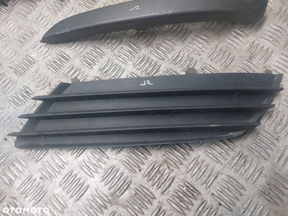KRATKA ZDERZAKA PRZÓD KOMPLET + ZAŚLEPKA XENONU OPEL ASTRA H Z163 - 2