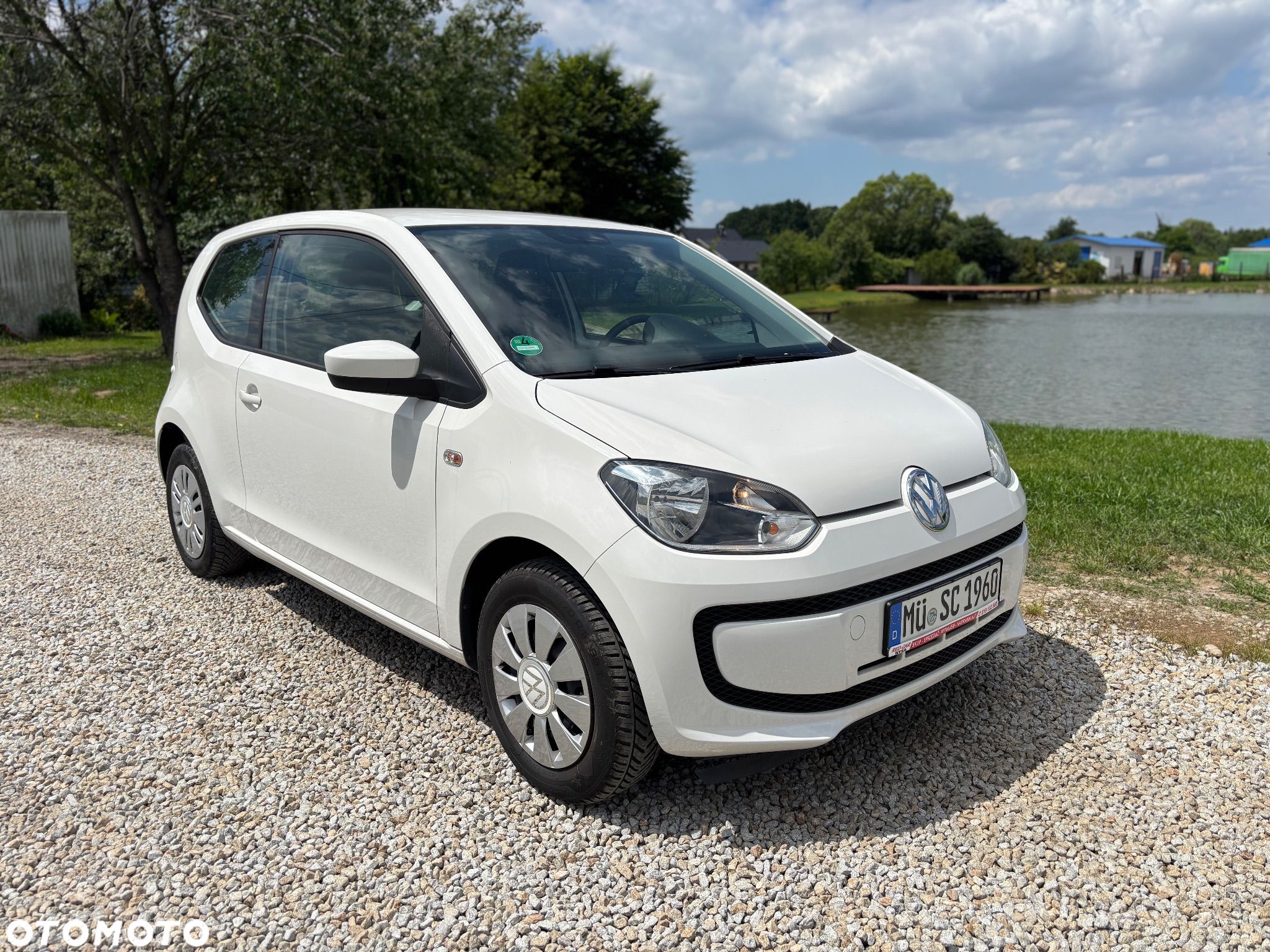 Volkswagen up! (BlueMotion Technology) move - 1