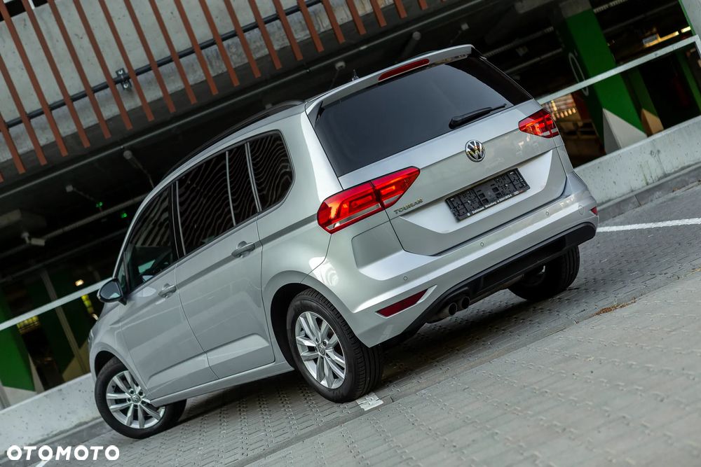Volkswagen Touran - 14