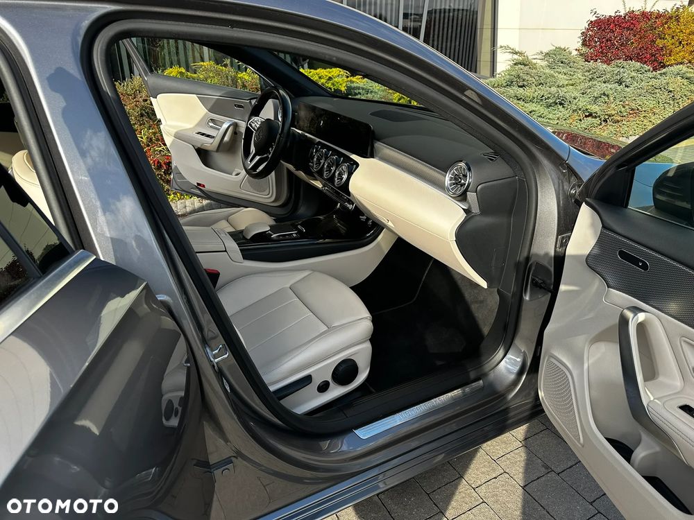 Mercedes-Benz Klasa A 250 Style 7G-DCT - 26