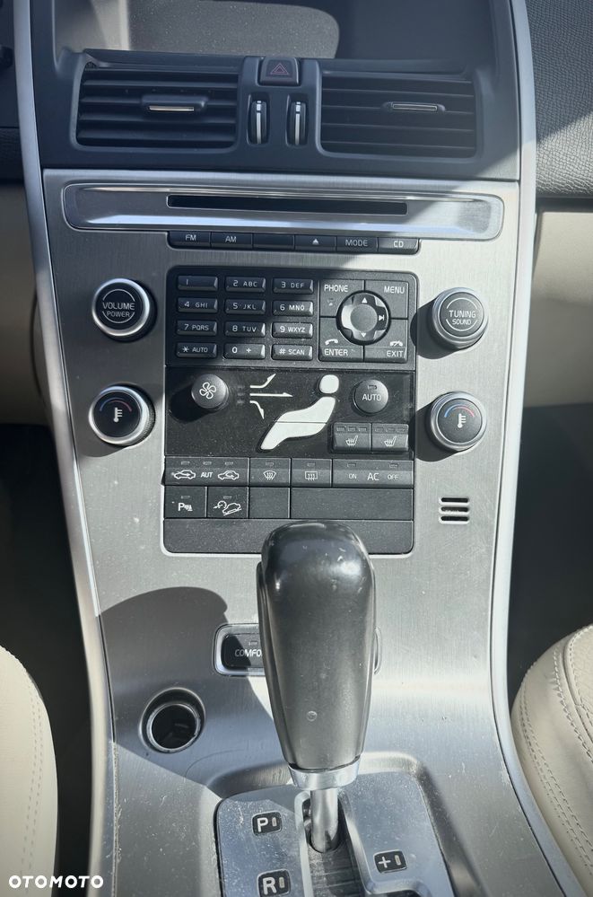 Volvo XC 60 - 8
