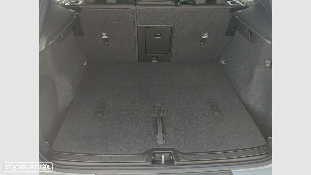 Volvo XC 40 2.0 B3 Core — fotografia 16