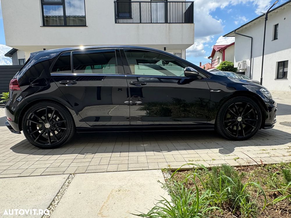 Volkswagen Golf - 2