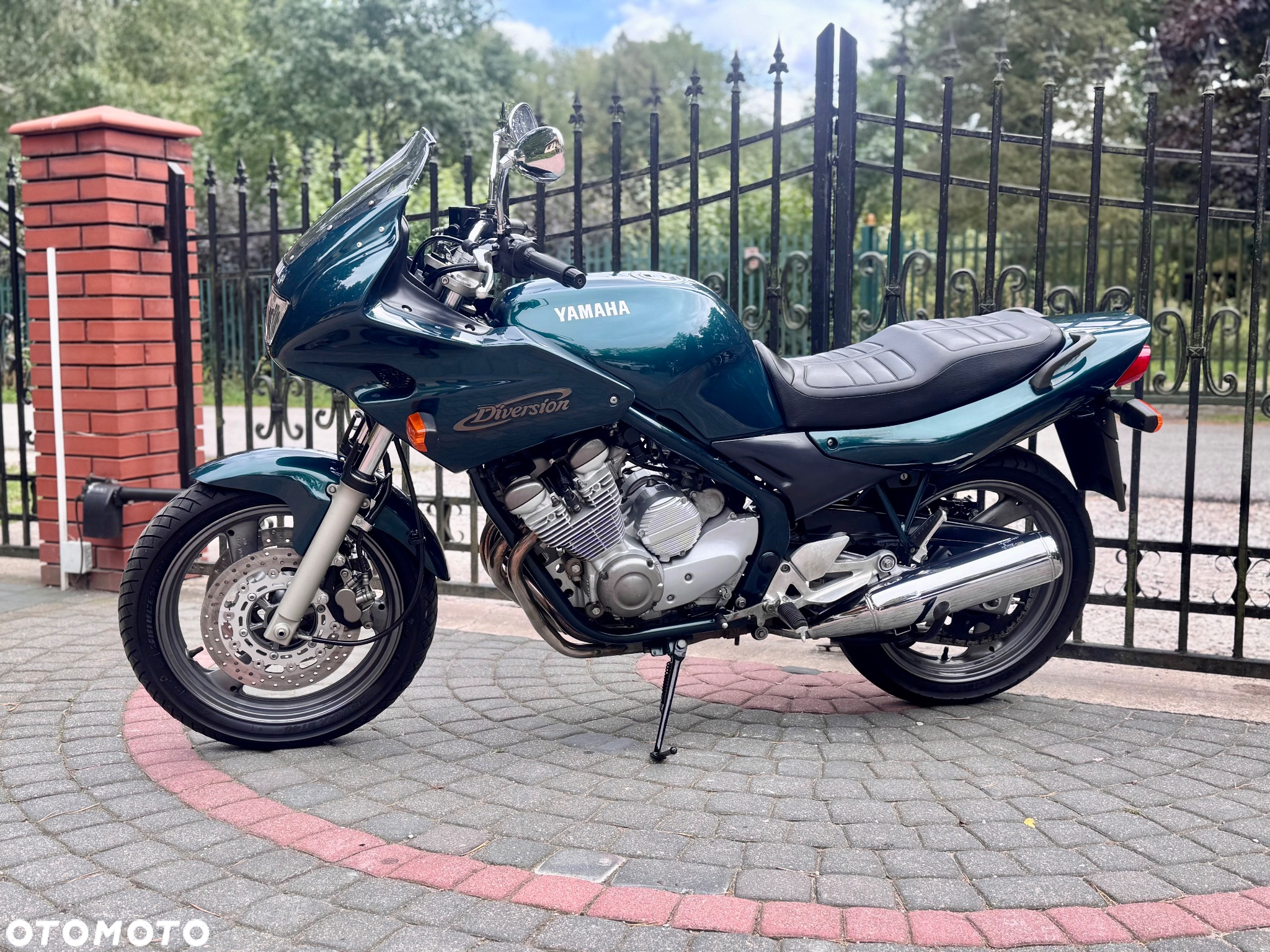 Yamaha XJ - 6