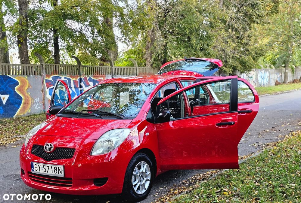 Toyota Yaris 1.3 Luna Premium - 5